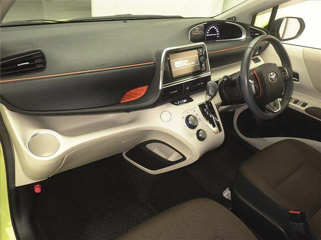 TOYOTA SIENTA 2016