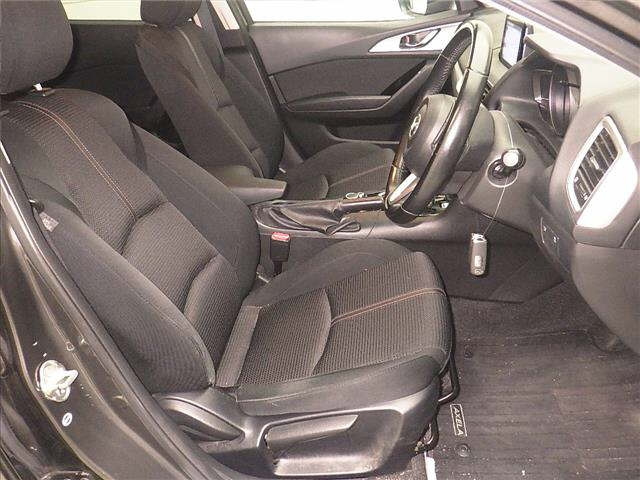 MAZDA AXELA 2017