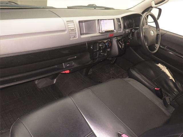 TOYOTA HIACE VAN 2013