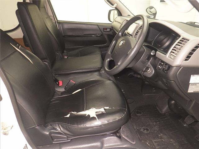 TOYOTA HIACE VAN 2013