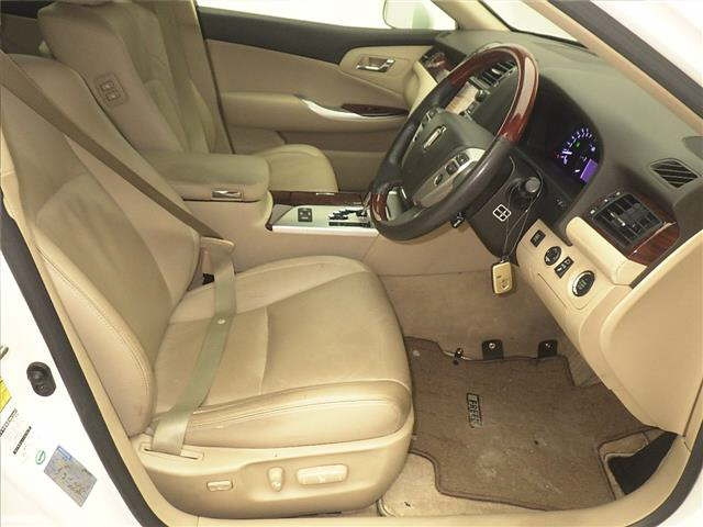 TOYOTA CROWN 2011