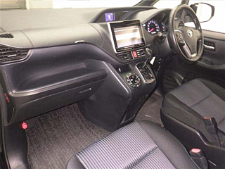 TOYOTA NOAH 2014