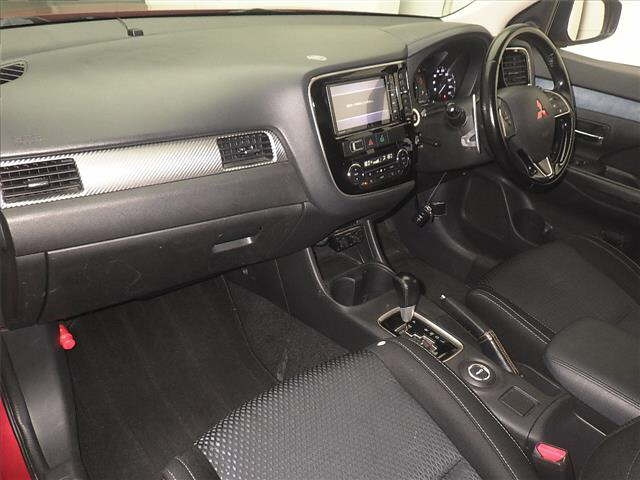 MITSUBISHI OUTLANDER 2016