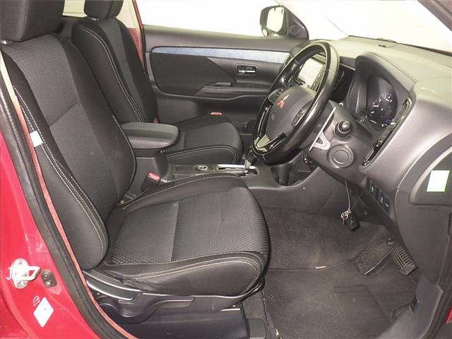 MITSUBISHI OUTLANDER 2016