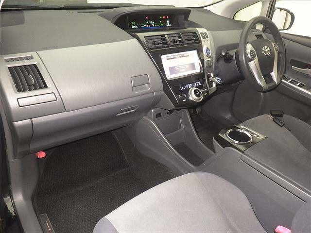 TOYOTA PRIUS ALPHA 2014