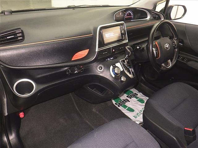 TOYOTA SIENTA 2016