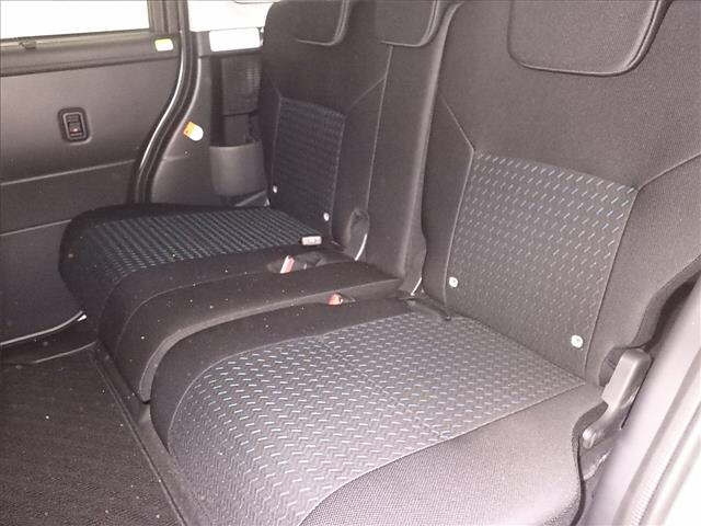 TOYOTA ROOMY 2023