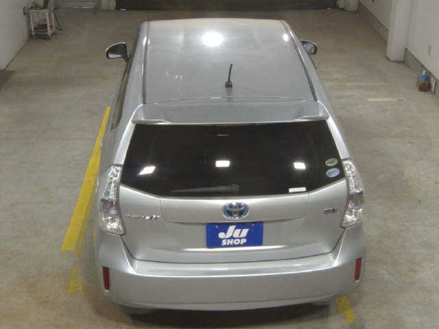 TOYOTA PRIUS ALPHA 2015