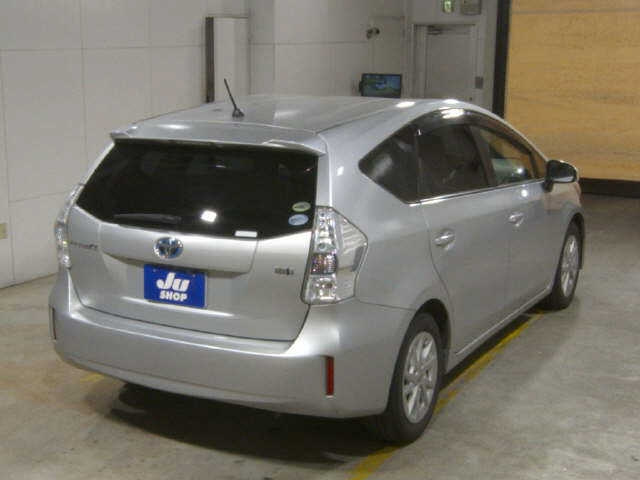 TOYOTA PRIUS ALPHA 2015