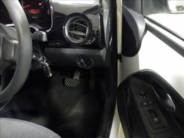 VOLKSWAGEN UP 2012