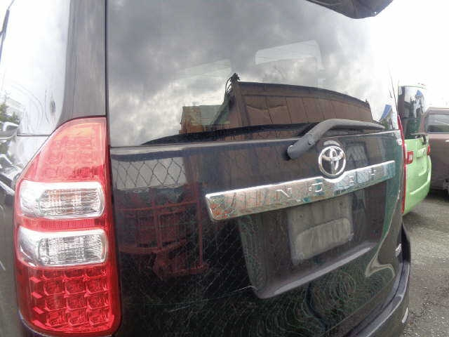 TOYOTA NOAH 2012