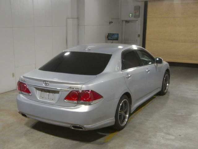 TOYOTA CROWN 2010
