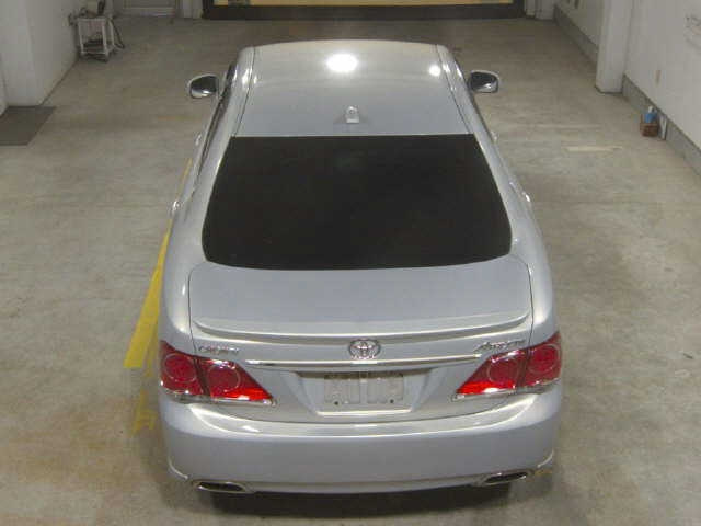 TOYOTA CROWN 2010