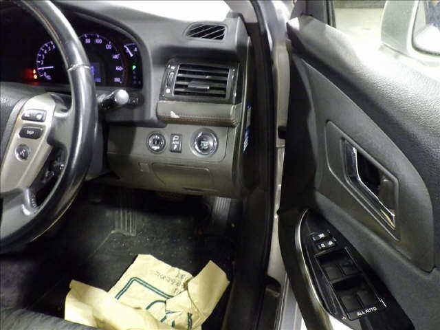 TOYOTA CROWN 2010