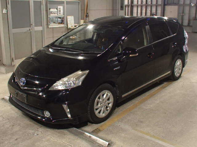 TOYOTA PRIUS ALPHA 2012