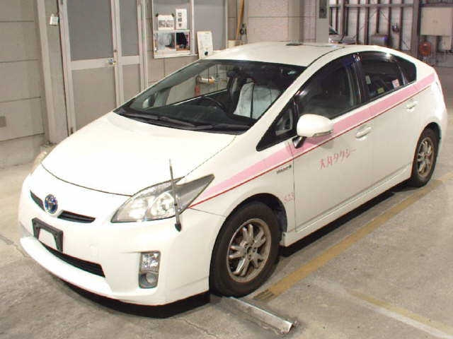 TOYOTA PRIUS 2011