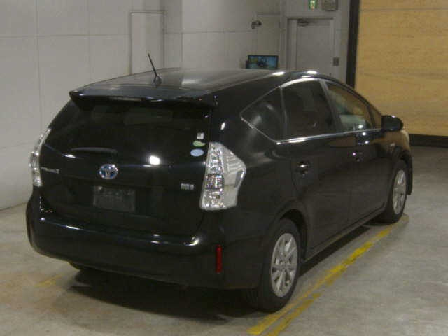 TOYOTA PRIUS ALPHA 2012