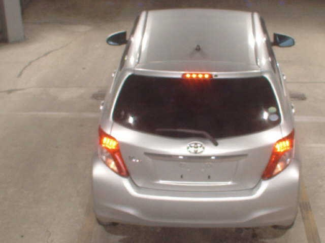 TOYOTA VITZ 2012