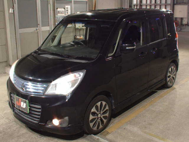 MITSUBISHI DELICA D2 2015