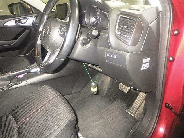 MAZDA AXELA 2016
