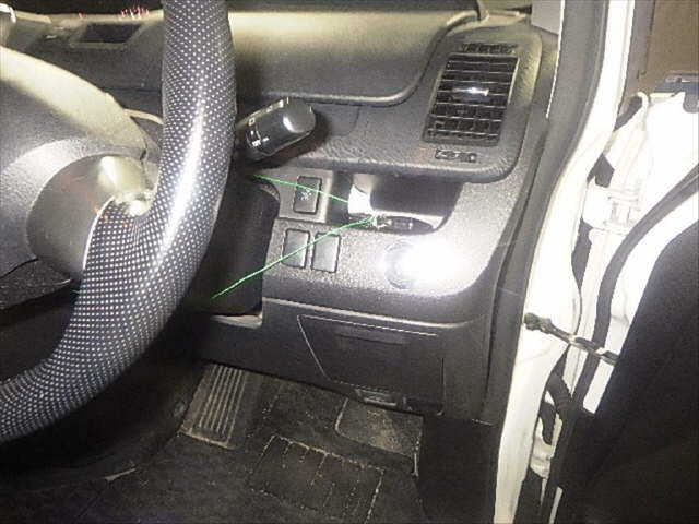 TOYOTA VOXY 2011