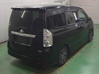 TOYOTA VOXY 2008