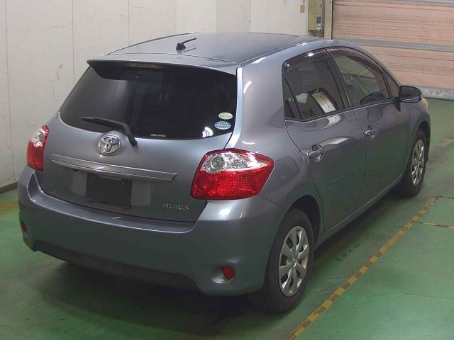 TOYOTA AURIS 2010