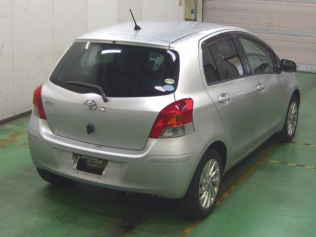 TOYOTA VITZ 2009