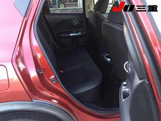 NISSAN JUKE 2011