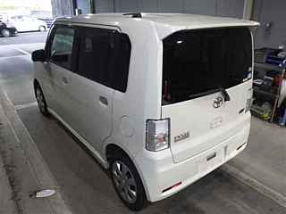 TOYOTA PIXIS SPACE 2014