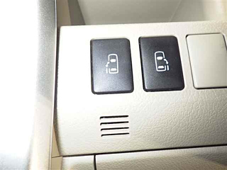 TOYOTA NOAH 2012