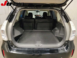 TOYOTA PRIUS ALPHA 2012