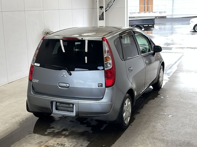 MITSUBISHI COLT 2010