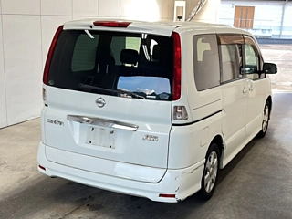 NISSAN SERENA 2010