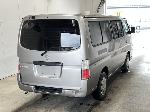 NISSAN CARAVAN 2011