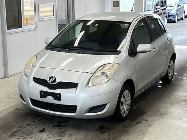 TOYOTA VITZ 2010
