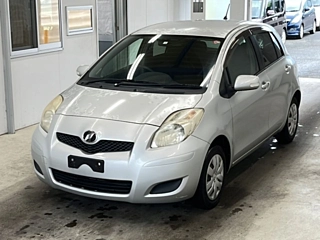 TOYOTA VITZ 2010