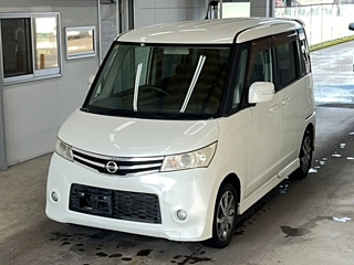 NISSAN ROOX 2010