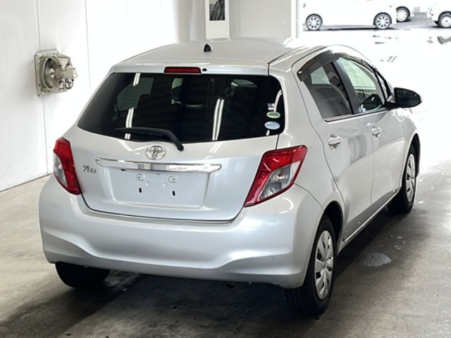 TOYOTA VITZ 2012