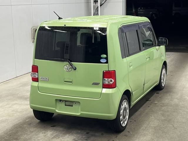 TOYOTA PIXIS SPACE 2014