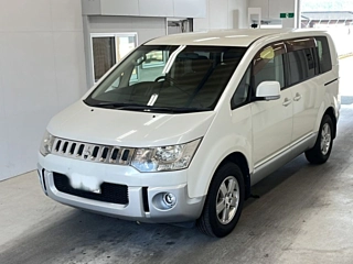 MITSUBISHI DELICA D5 2011