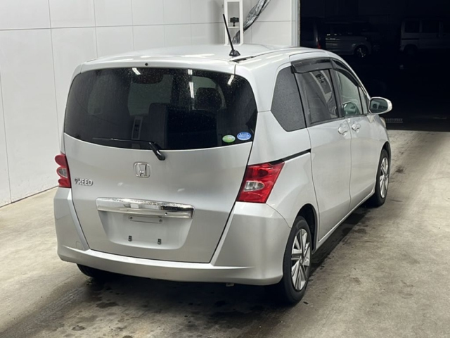 HONDA FREED 2010