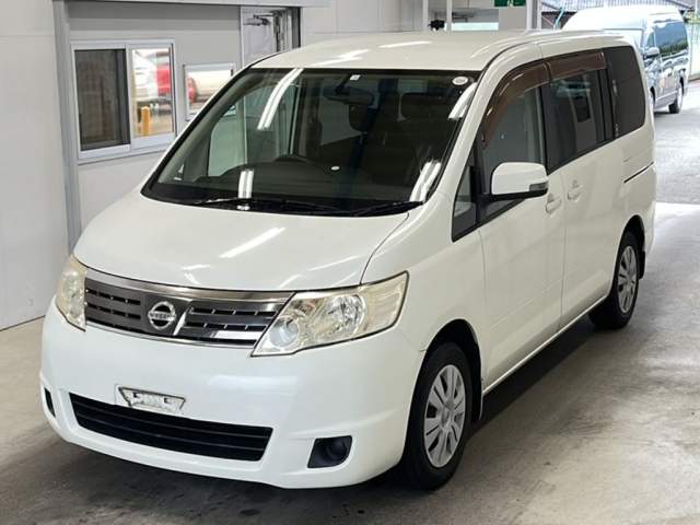 NISSAN SERENA 2010