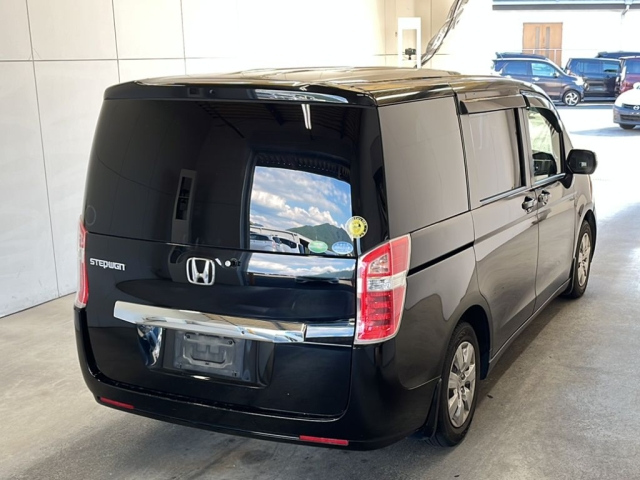 HONDA STEP WAGON 2013
