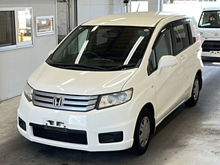 HONDA FREED 2010