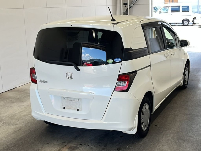 HONDA FREED 2010