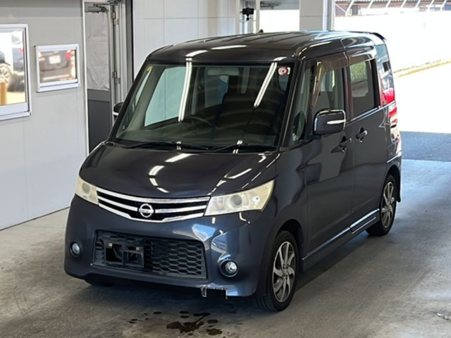 NISSAN ROOX 2010