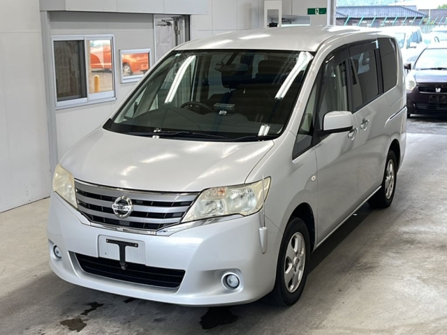 NISSAN SERENA 2013