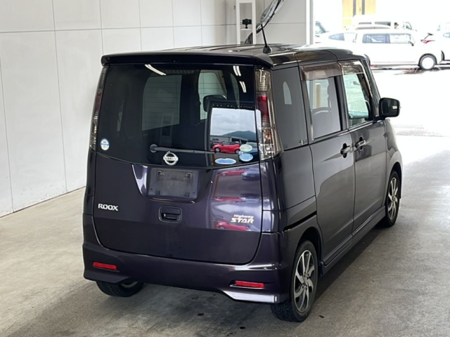 NISSAN ROOX 2010
