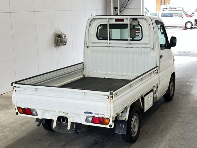 NISSAN CLIPPER TRUCK 2011